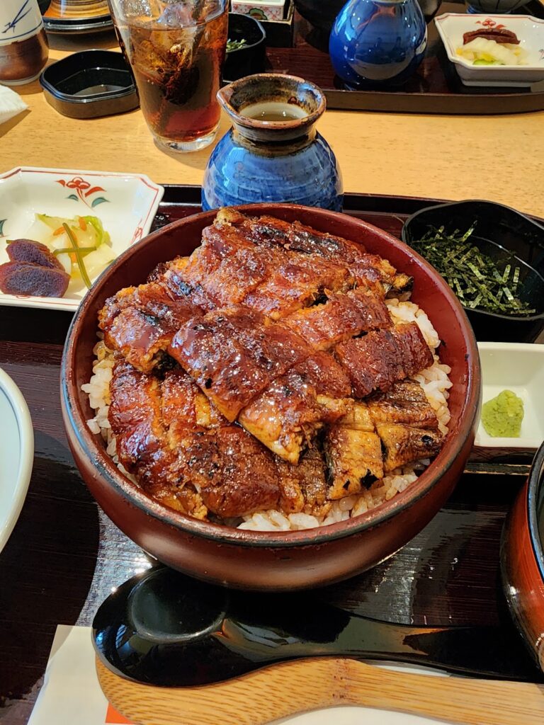 Bakery & Eel Restaurants in Ginza, Tokyo: Hitsumabushi Bincho dishes