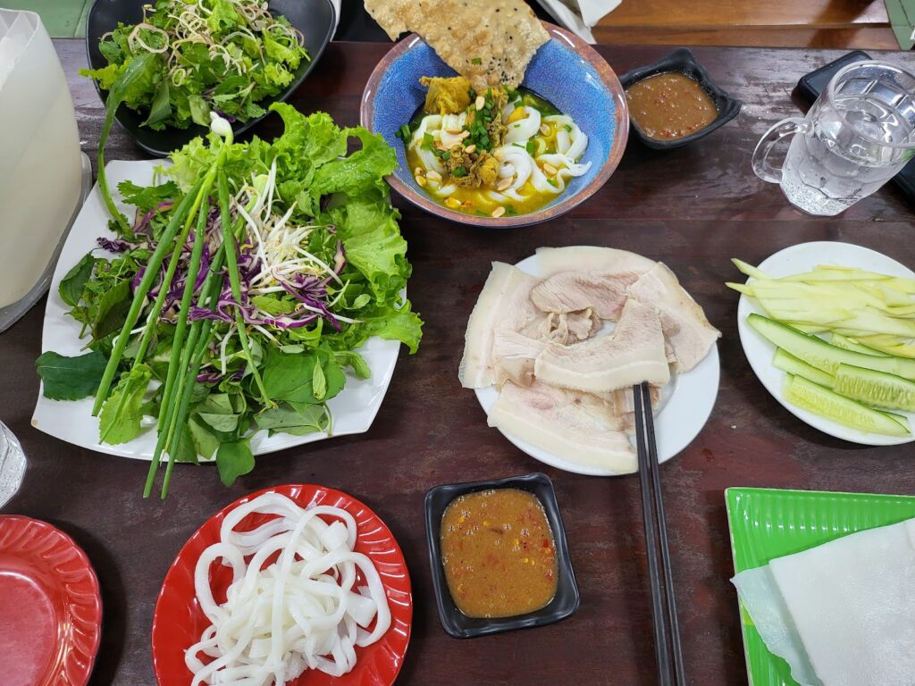 Banh Trang Thit Heo Dai Loc 2 dishes